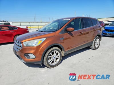2017 FORD ESCAPE SE 1FMCU0GD4HUC39416 - główne zdjęcie licytacji z USA - miniatura