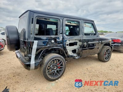 Trzecie zdjęcie samochodu z tyłu: 2026 MERCEDES-BENZ G 63 AMG VIN:W1NWH5ABXTX067645 - miniatura