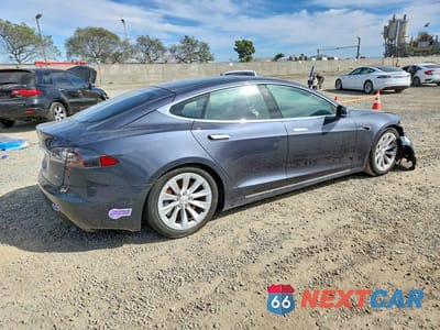 Trzecie zdjęcie samochodu z tyłu: 2018 TESLA MODEL S VIN:5YJSA1E23JF261860 - miniatura
