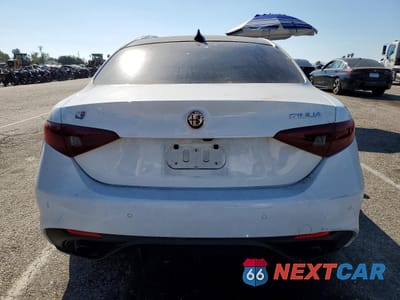 Zdjęcie 6 z 13 samochodu: 2022 ALFA ROMEO GIULIA SUPER VIN:ZARFAMBN6N7666131 - miniatura
