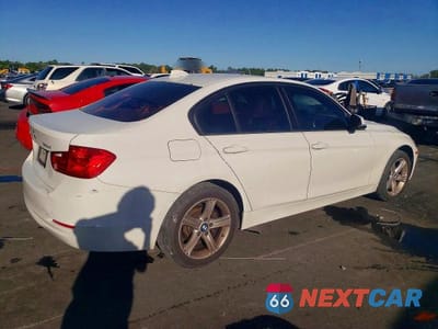 Trzecie zdjęcie samochodu z tyłu: 2014 BMW 328 XI SULEV VIN:WBA3B5C53EF599926 - miniatura