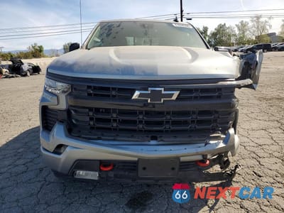 Piąte zdjęcie samochodu w środku: 2025 CHEVROLET SILVERADO K1500 RST VIN:1GCUKEE82SZ241094 - miniatura