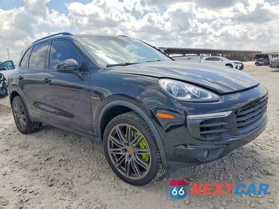 Czwarte zdjęcie samochodu z boku: 2016 PORSCHE CAYENNE SE HYBRID VIN:WP1AE2A27GLA62956 - miniatura