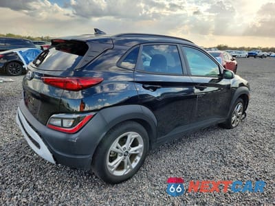 Trzecie zdjęcie samochodu z tyłu: 2022 HYUNDAI KONA SEL VIN:KM8K62AB6NU865778 - miniatura