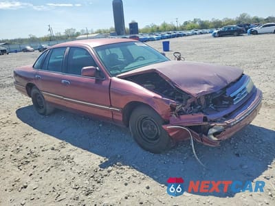 Czwarte zdjęcie samochodu z boku: 1996 FORD CROWN VICTORIA VIN:2FALP73WXTX187583 - miniatura