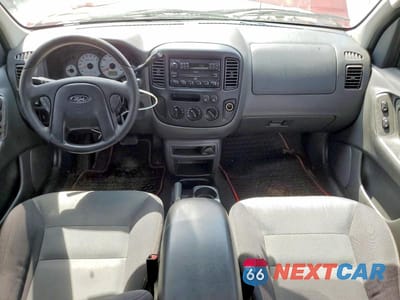 Zdjęcie 8 z 12 samochodu: 2003 FORD ESCAPE XLS VIN:1FMYU021X3KC76963 - miniatura