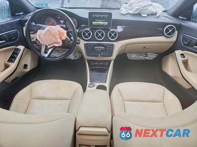 Zdjęcie 8 z 12 samochodu: 2014 MERCEDES-BENZ CLA 250 VIN:WDDSJ4EB0EN128441 - miniatura