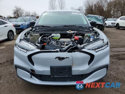 Piąte zdjęcie samochodu w środku: 2023 FORD MUSTANG MACH-E SELECT VIN:3FMTK1S55PMA81344 - miniatura
