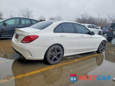 Trzecie zdjęcie samochodu z tyłu: 2018 MERCEDES-BENZ C 300 4MATIC VIN:55SWF4KB0JU257286 - miniatura