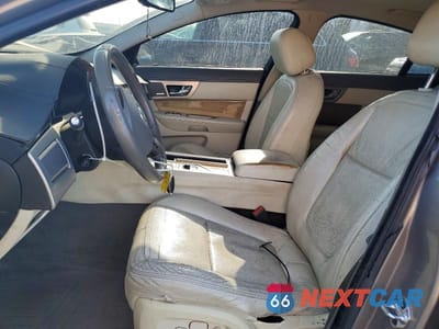 Zdjęcie 7 z 12 samochodu: 2009 JAGUAR XF SUPERCHARGED VIN:SAJWA07C491R01680 - miniatura