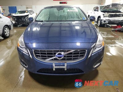 Piąte zdjęcie samochodu w środku: 2013 VOLVO S60 T5 VIN:YV1612FH0D2202681 - miniatura