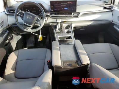 Zdjęcie 8 z 13 samochodu: 2025 TOYOTA SIENNA XLE 8-PASSENGER VIN:5TDYRKEC9SS236220 - miniatura
