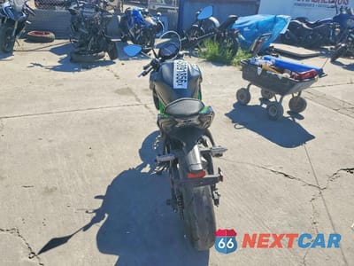 Czwarte zdjęcie samochodu z boku: 2023 KAWASAKI ER650 N VIN:ML5EREN17PDA96364 - miniatura