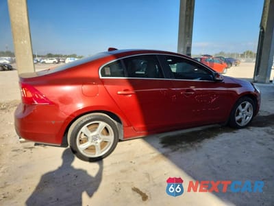 Trzecie zdjęcie samochodu z tyłu: 2012 VOLVO S60 T5 VIN:YV1622FS2C2116294 - miniatura