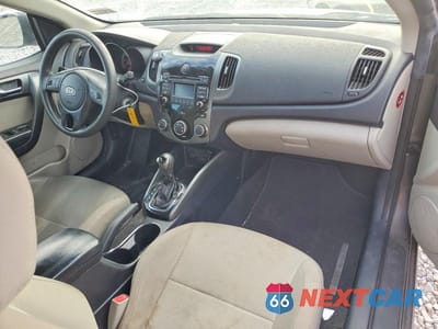 Zdjęcie 8 z 12 samochodu: 2013 KIA FORTE KOUP EX VIN:KNAFU6A24D5684266 - miniatura