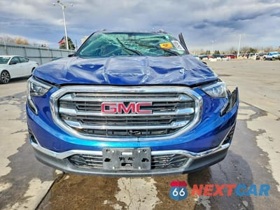 Piąte zdjęcie samochodu w środku: 2020 GMC TERRAIN SLT VIN:3GKALVEV4LL195447 - miniatura