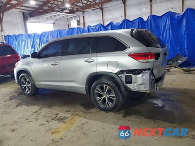 Drugie zdjęcie samochodu z przodu: 2017 TOYOTA HIGHLANDER LE VIN:5TDZARFH5HS024812 - miniatura