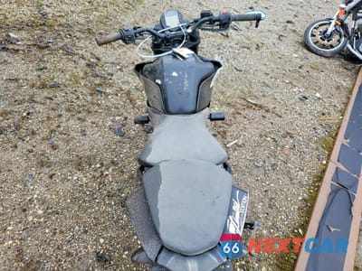 Zdjęcie 6 z 10 samochodu: 2023 KTM 200 DUKE VIN:MD2JPC409PC020973 - miniatura