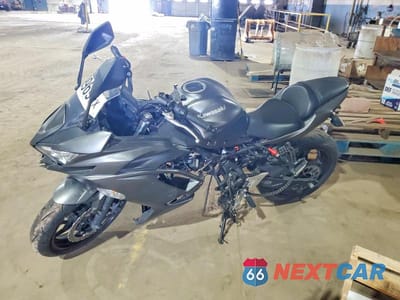 Trzecie zdjęcie samochodu z tyłu: 2022 KAWASAKI EX650 N VIN:ML5EXEN14NDA74969 - miniatura