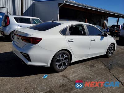 Trzecie zdjęcie samochodu z tyłu: 2020 KIA FORTE LXS VIN:3KPF24ADXLE211506 - miniatura