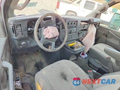 Zdjęcie 8 z 12 samochodu: 2017 CHEV EXPRESS G3500 VIN:1GB3GSCGXH1120153 - miniatura