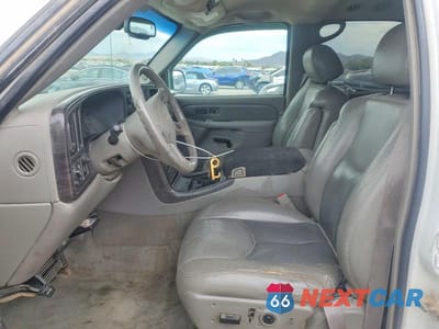 Zdjęcie 7 z 14 samochodu: 2004 GMC YUKON DENALI VIN:1GKEK63U34J267056 - miniatura