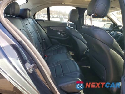 Zdjęcie 10 z 11 samochodu: 2016 MERCEDES-BENZ C 300 4MATIC VIN:55SWF4KB3GU161323 - miniatura