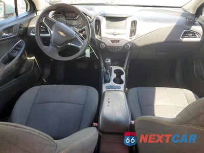 Zdjęcie 8 z 12 samochodu: 2017 CHEVROLET CRUZE LS VIN:1G1BC5SMXH7191922 - miniatura