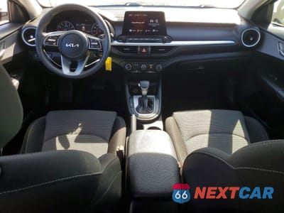 Zdjęcie 8 z 12 samochodu: 2024 KIA FORTE LXS VIN:3KPF24AD1RE812456 - miniatura