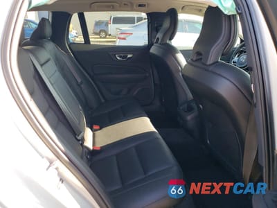 Zdjęcie 10 z 13 samochodu: 2021 VOLVO V60 CROSS COUNTRY T5 MOMENTUM VIN:YV4102WK6M1074240 - miniatura