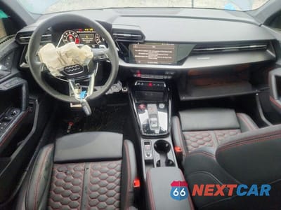 Zdjęcie 8 z 13 samochodu: 2024 AUDI RS3 VIN:WUAG4DGY3RA909656 - miniatura