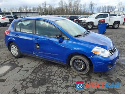 Czwarte zdjęcie samochodu z boku: 2012 NISSAN VERSA 1.8 S VIN:3N1BC1CP0CK267699 - miniatura