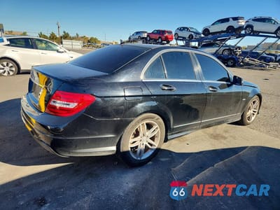 Trzecie zdjęcie samochodu z tyłu: 2012 MERCEDES-BENZ C 250 VIN:WDDGF4HB2CA615843 - miniatura