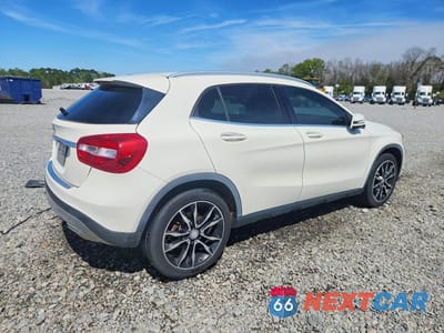 Trzecie zdjęcie samochodu z tyłu: 2016 MERCEDES-BENZ GLA 250 VIN:WDCTG4EB7GJ219191 - miniatura