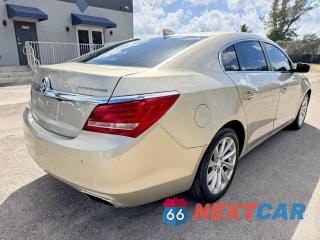 Trzecie zdjęcie samochodu z tyłu: 2016 BUICK LACROSSE VIN:1G4GB5G35GF172002 - miniatura