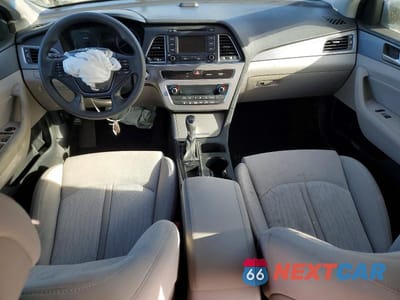 Zdjęcie 8 z 11 samochodu: 2016 HYUNDAI SONATA HYBRID SE VIN:KMHE24L12GA036641 - miniatura