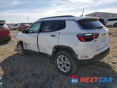 Drugie zdjęcie samochodu z przodu: 2026 JEEP COMPASS LATITUDE VIN:3C4NJDBN1TT189459 - miniatura