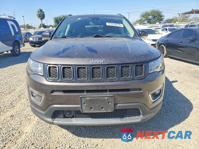 Piąte zdjęcie samochodu w środku: 2021 JEEP COMPASS LIMITED VIN:3C4NJDCBXMT604266 - miniatura