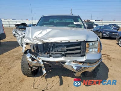 Piąte zdjęcie samochodu w środku: 2011 GMC SIERRA K1500 SL VIN:1GTR2UEA0BZ254168 - miniatura