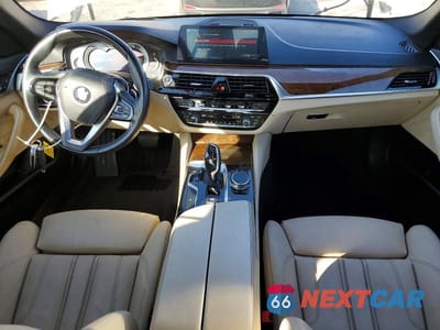 Zdjęcie 8 z 12 samochodu: 2019 BMW 530 I VIN:WBAJA5C59KWW37777 - miniatura