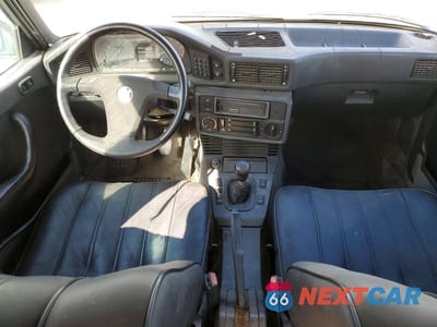 Zdjęcie 8 z 11 samochodu: 1986 BMW 3 SERIES VIN:WBADB7403D1047082 - miniatura