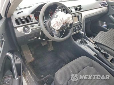 Zdjęcie 8 z 12 samochodu: 2017 VOLKSWAGEN PASSAT S VIN:1VWAT7A3XHC054166 - miniatura