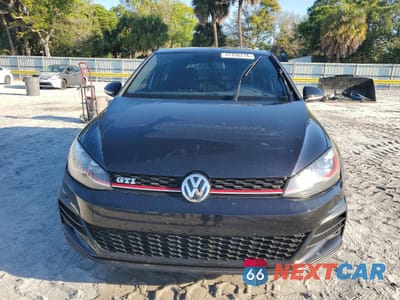 Piąte zdjęcie samochodu w środku: 2018 VOLKSWAGEN GTI S VIN:3VW547AU0JM297559 - miniatura