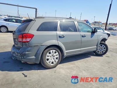 Trzecie zdjęcie samochodu z tyłu: 2020 DODGE JOURNEY SE VIN:3C4PDCAB7LT277790 - miniatura