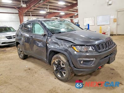Czwarte zdjęcie samochodu z boku: 2018 JEEP COMPASS TRAILHAWK VIN:3C4NJDDB4JT163633 - miniatura