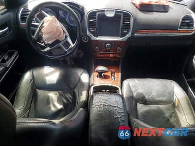 Zdjęcie 8 z 13 samochodu: 2013 CHRYSLER 300 VIN:2C3CCAAG5DH572337 - miniatura