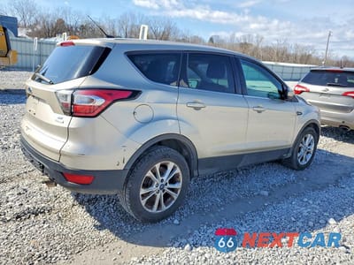 Trzecie zdjęcie samochodu z tyłu: 2017 FORD ESCAPE SE VIN:1FMCU0GD7HUB66056 - miniatura