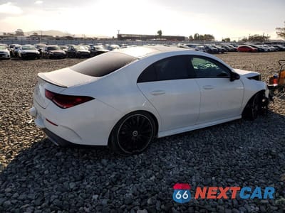 Trzecie zdjęcie samochodu z tyłu: 2021 MERCEDES-BENZ CLA 250 VIN:W1K5J4GB0MN152666 - miniatura