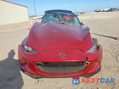 Piąte zdjęcie samochodu w środku: 2019 MAZDA MX-5 MIATA CLUB VIN:JM1NDAC70K0310399 - miniatura