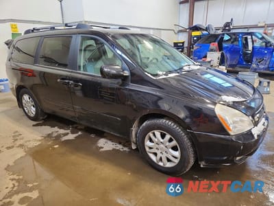 Czwarte zdjęcie samochodu z boku: 2008 KIA SEDONA LX VIN:KNDMB233186268934 - miniatura